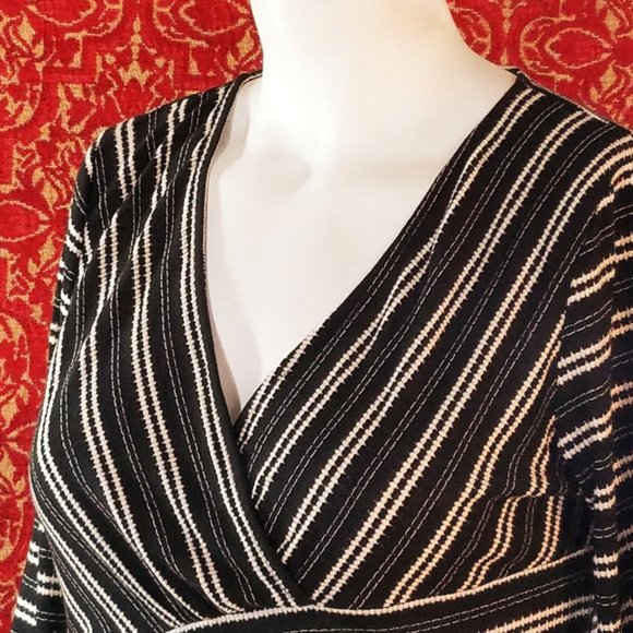 DANA BUCKMAN knit top L⤵️🕙 - Picture 3 of 9